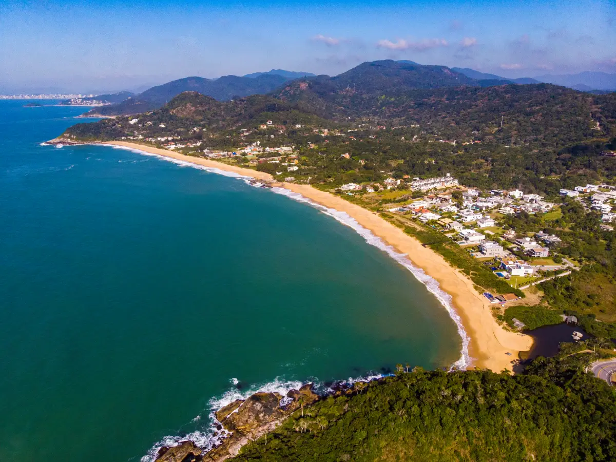 Praia do Estaleiro - Atrações turísticas - Turismo em Balneário Camboriú - BC - Costa Verde e Mar - Santa Catarina - SC