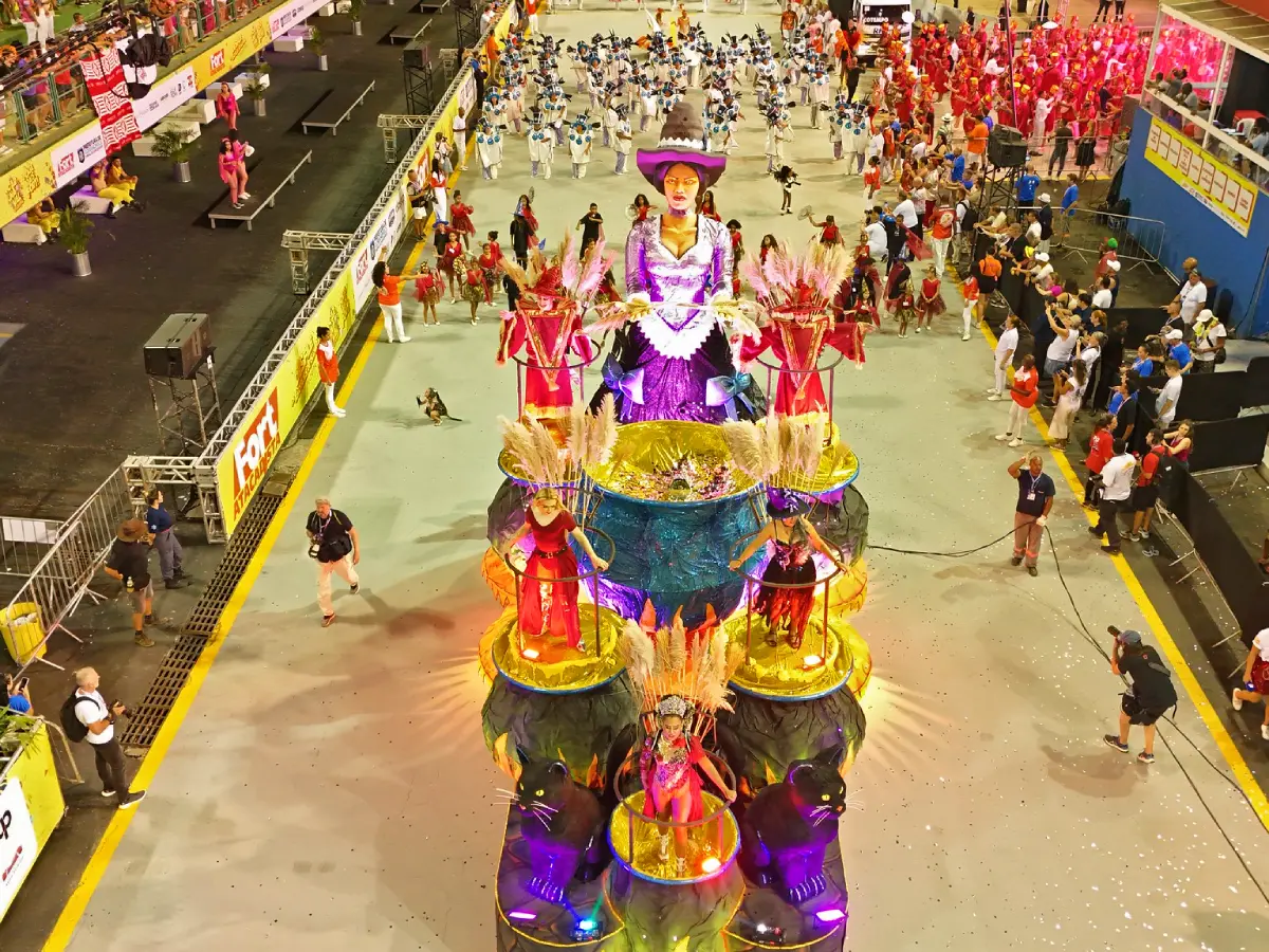 Florianópolis se prepara para carnaval histórico em 2025 com mais de 1 milhão de turistas