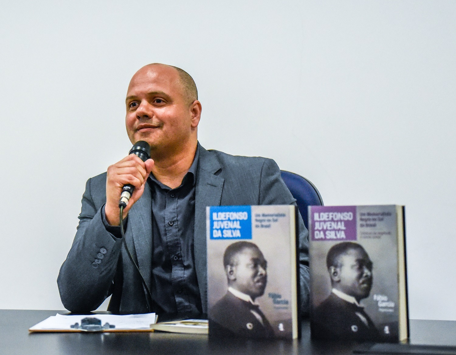 Fabio Garcia autor da obra Ildefonso Juvenal da Silva um memorialista negro do Sul do Brasil foto Jana Mafalda