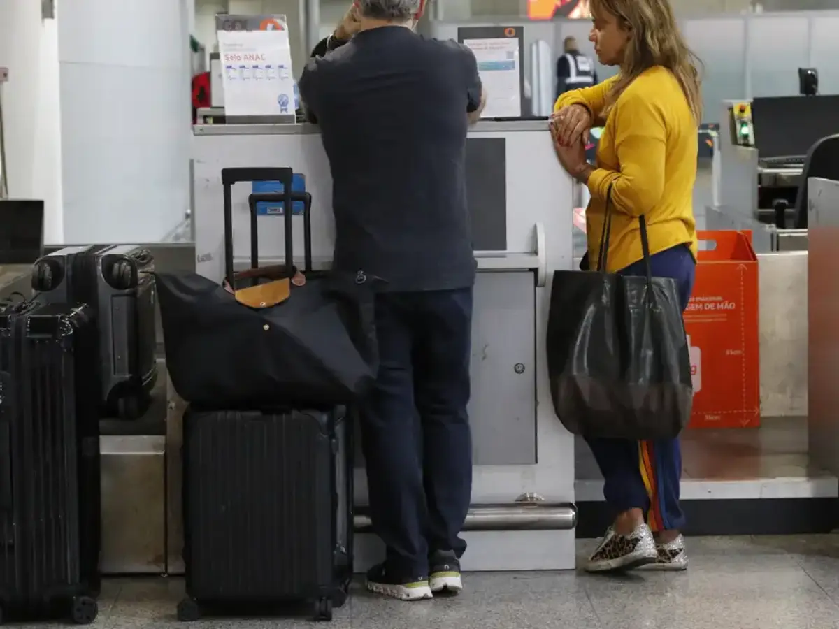 Passagens aéreas de R$200 reais para aposentados 