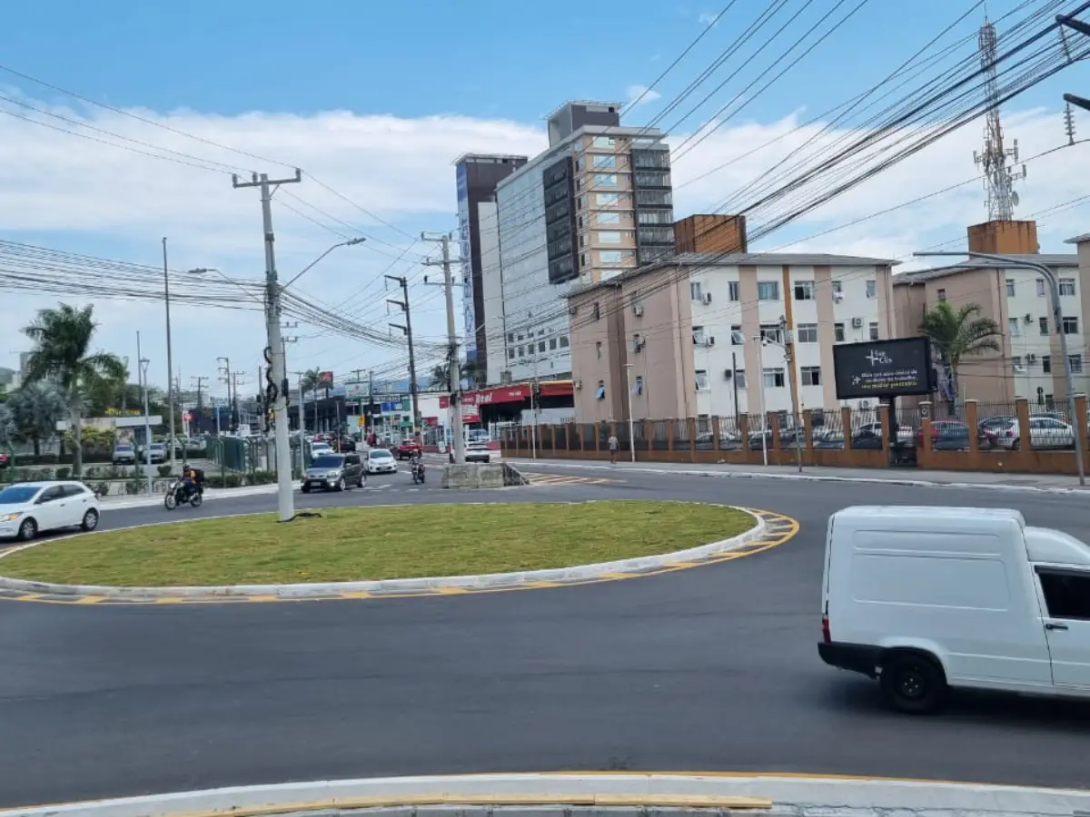 Entenda as mudanças viárias na rotatória de Barreiros, em São José