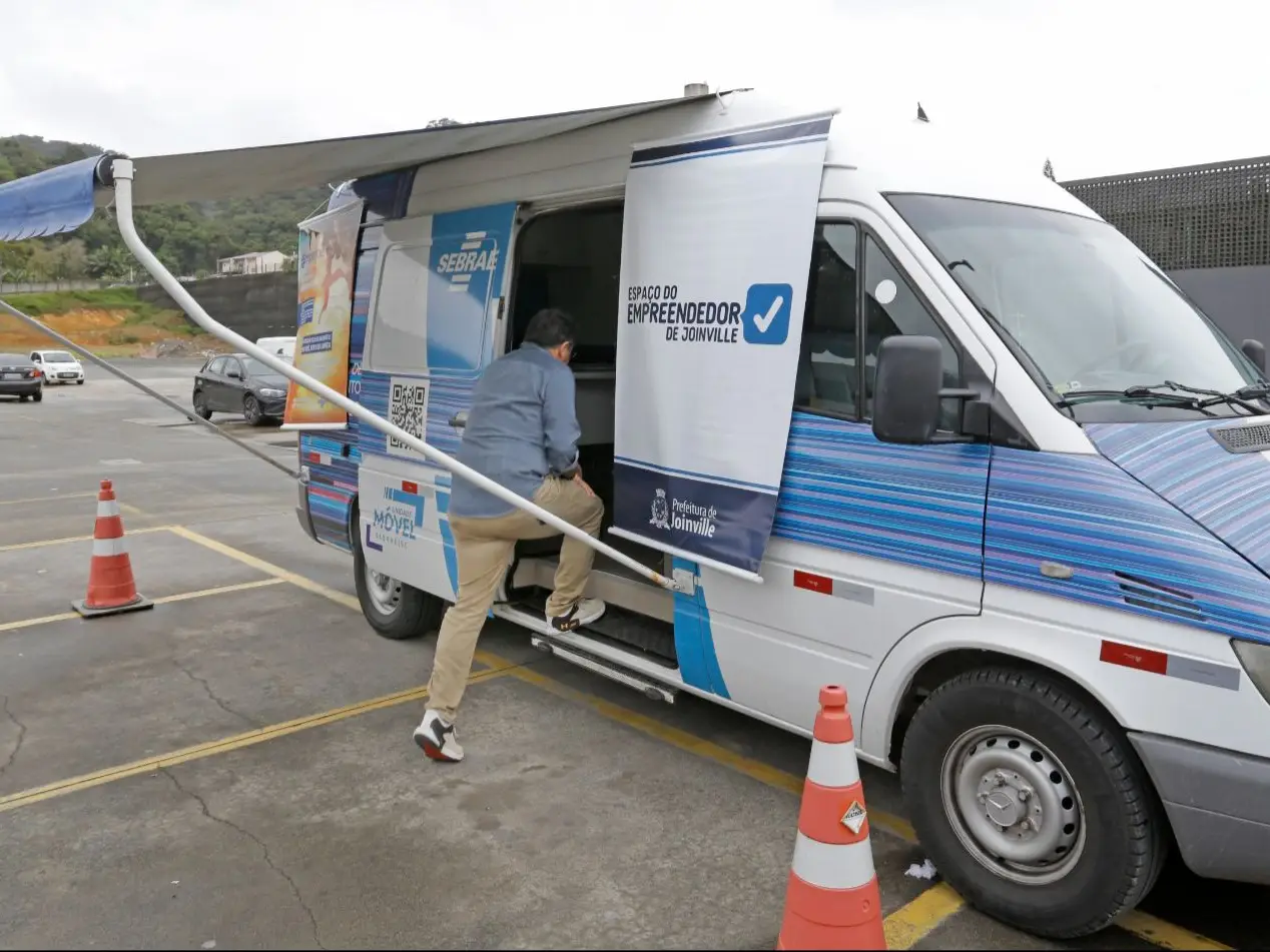 Espaço do Empreendedor de Joinville participa de ação itinerante do Sebrae SC para atendimento aos MEIS e empresas