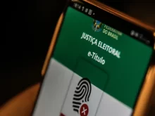 Baixe o e-Título até 5 de outubro para votar no 1º turno das eleições municipais e justifique sua ausência. Saiba mais sobre o app.