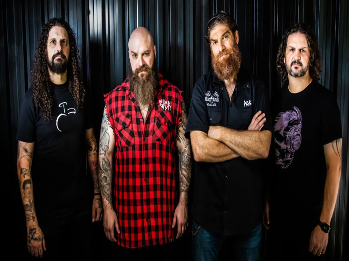 Matanza Ritual, liderado por Jimmy London, faz show no Ahoy! Tavern Club em Blumenau no dia 22 de novembro. Não perca esse evento imperdível do rock nacional!