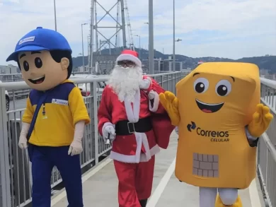 Carreata de Luz do Papai Noel dos Correios passa por Florianópolis e São José