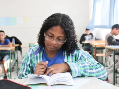 Matrículas em escolas estaduais de Santa Catarina: confira as etapas, documentos necessários e prazos