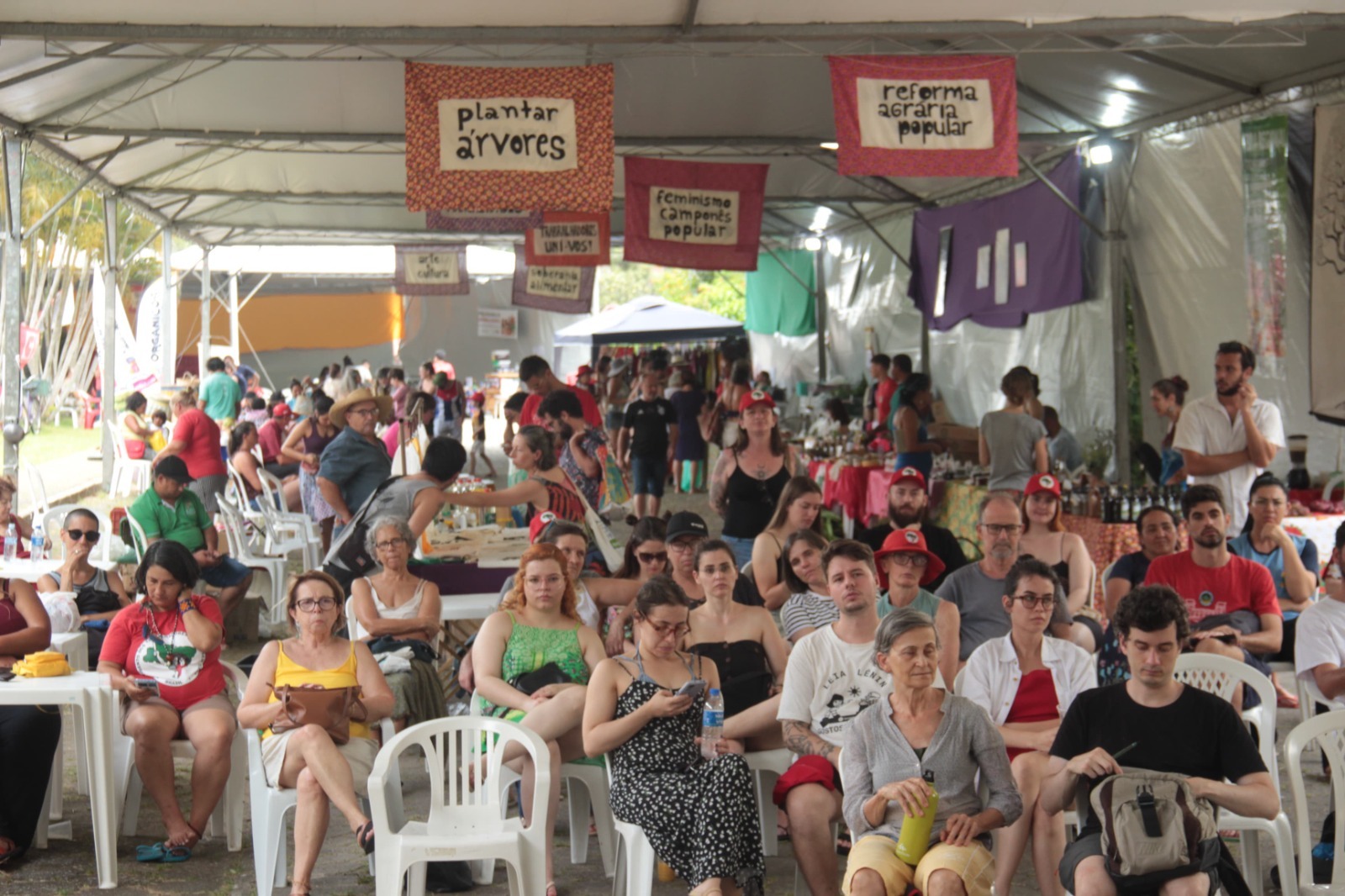 UFSC recebe Feira da Reforma Agrária, Agricultura Familiar e Economia Solidária em meio à Sepex