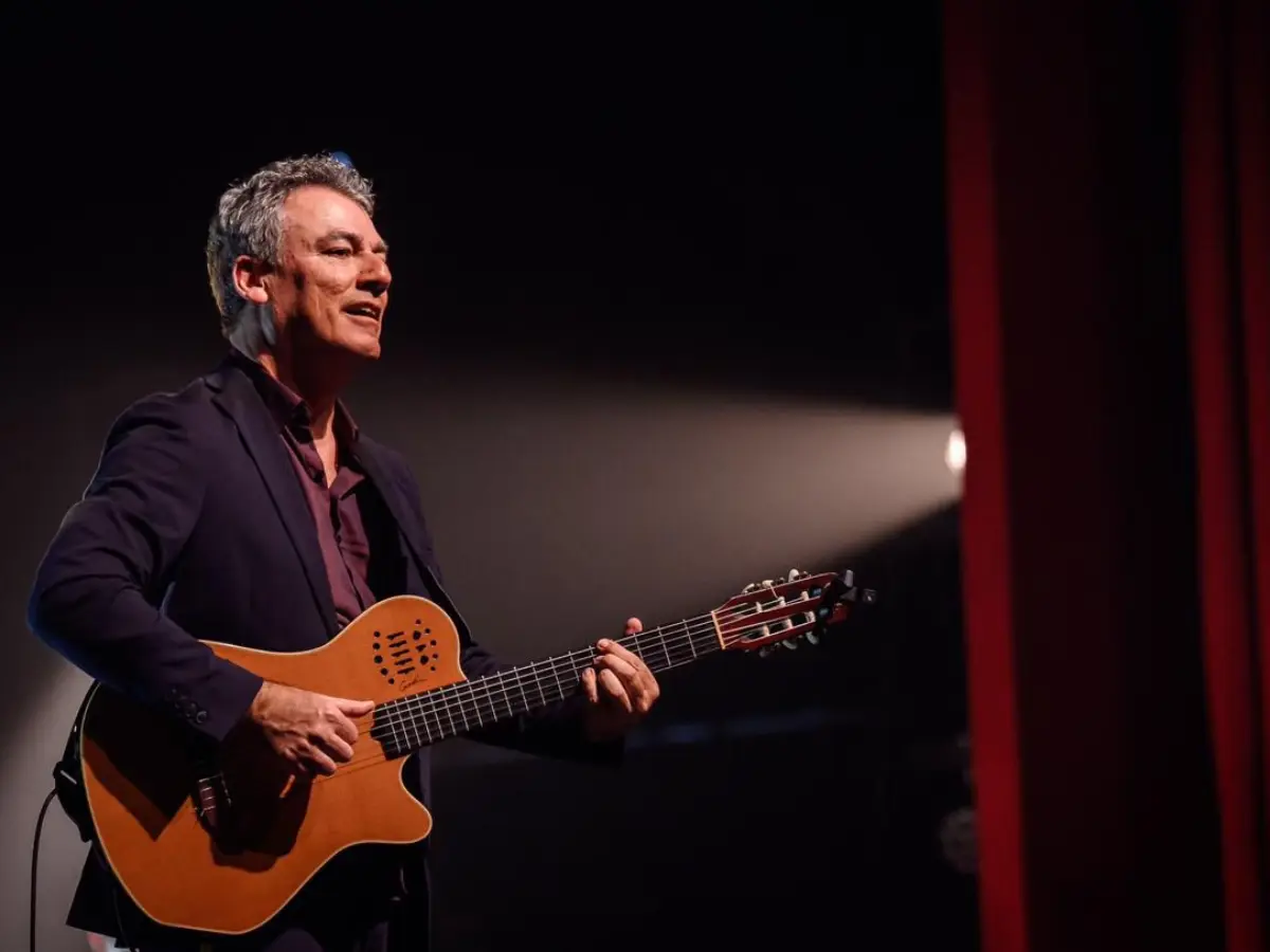 Luiz Meira faz show gratuito no Top Markert em homenagem aos 80 anos de Chico Buarque