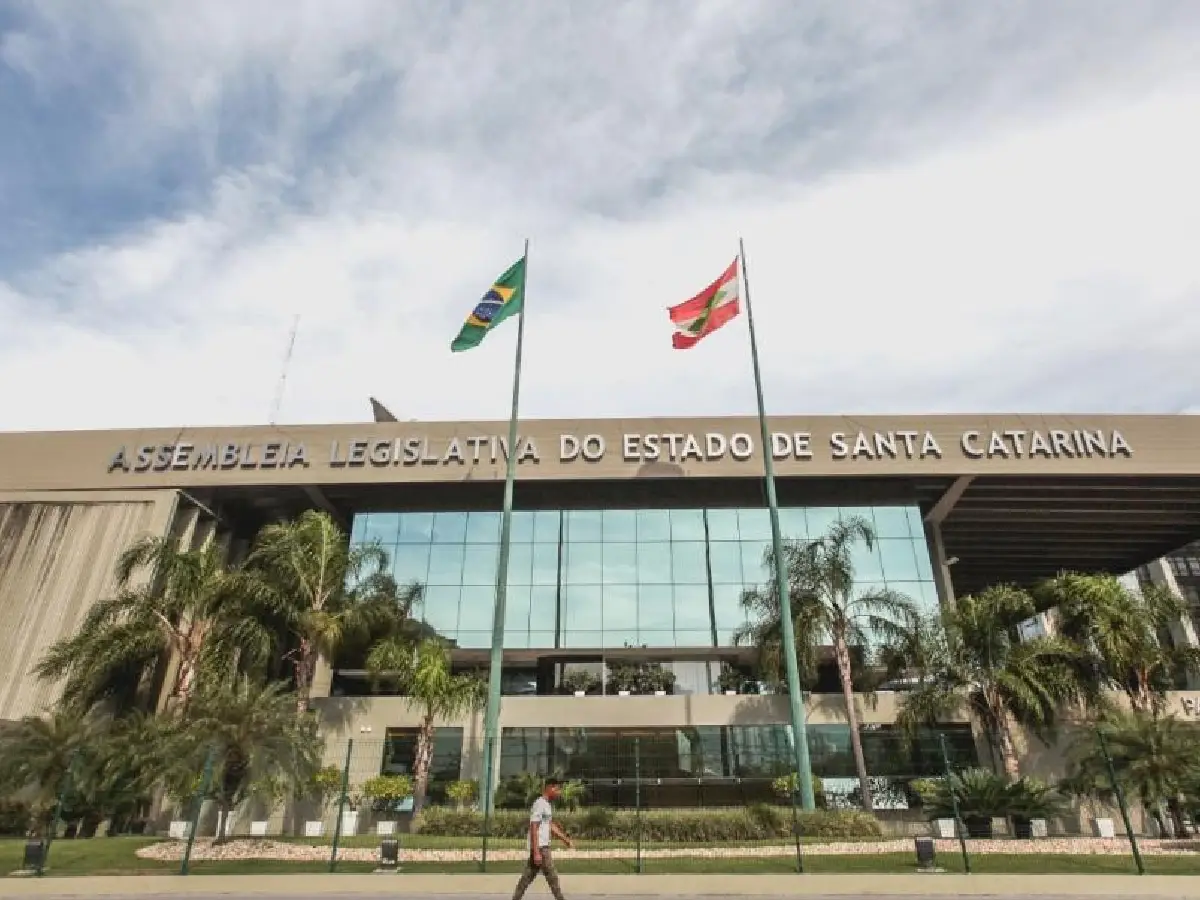 Assembleia Legislativa de Santa Catarina realiza eleição da nova mesa diretora