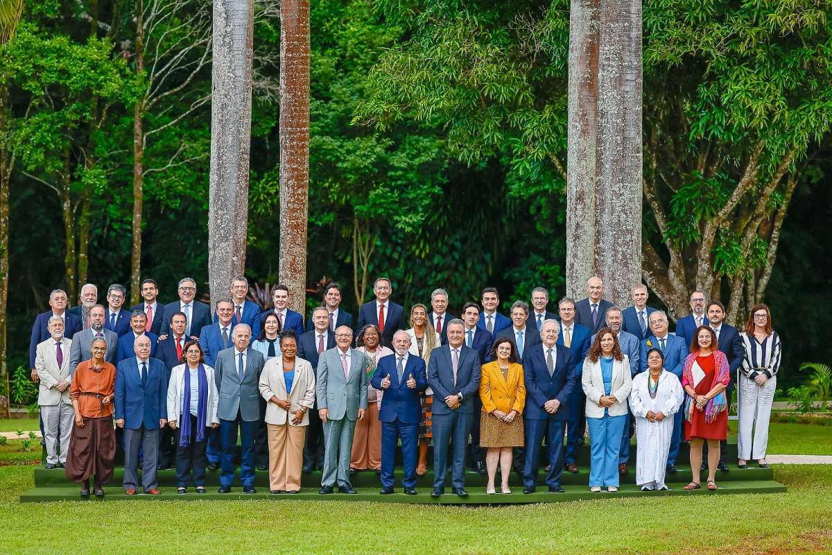 Reunião ministerial governo Lula - Foto com ministros 2025