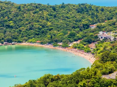 Praia de Laranjeiras em Balneário Camboriú se torna a mais fotografada e avaliada do Brasil no Google Maps Turismo em BC Santa Catarina SC Atrações Turisticas Praias Catarinenses Litoral