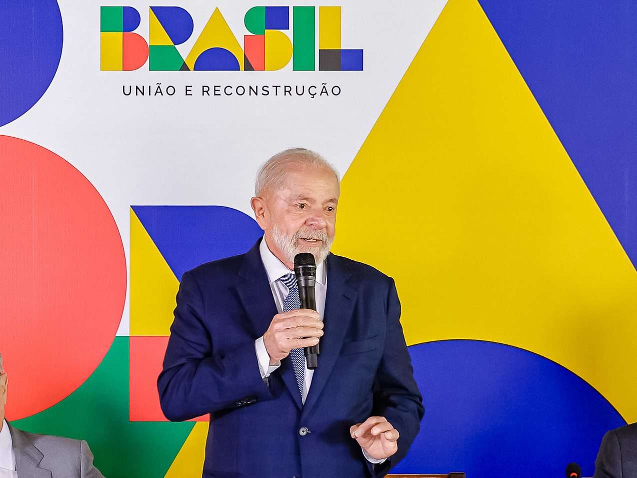 Baratear os alimentos, fortalecer políticas educacionais e proteger a democracia são objetivos centrais do governo Lula em 2025