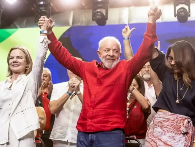 PT celebra 45 anos com discurso de Lula e defesa da democracia