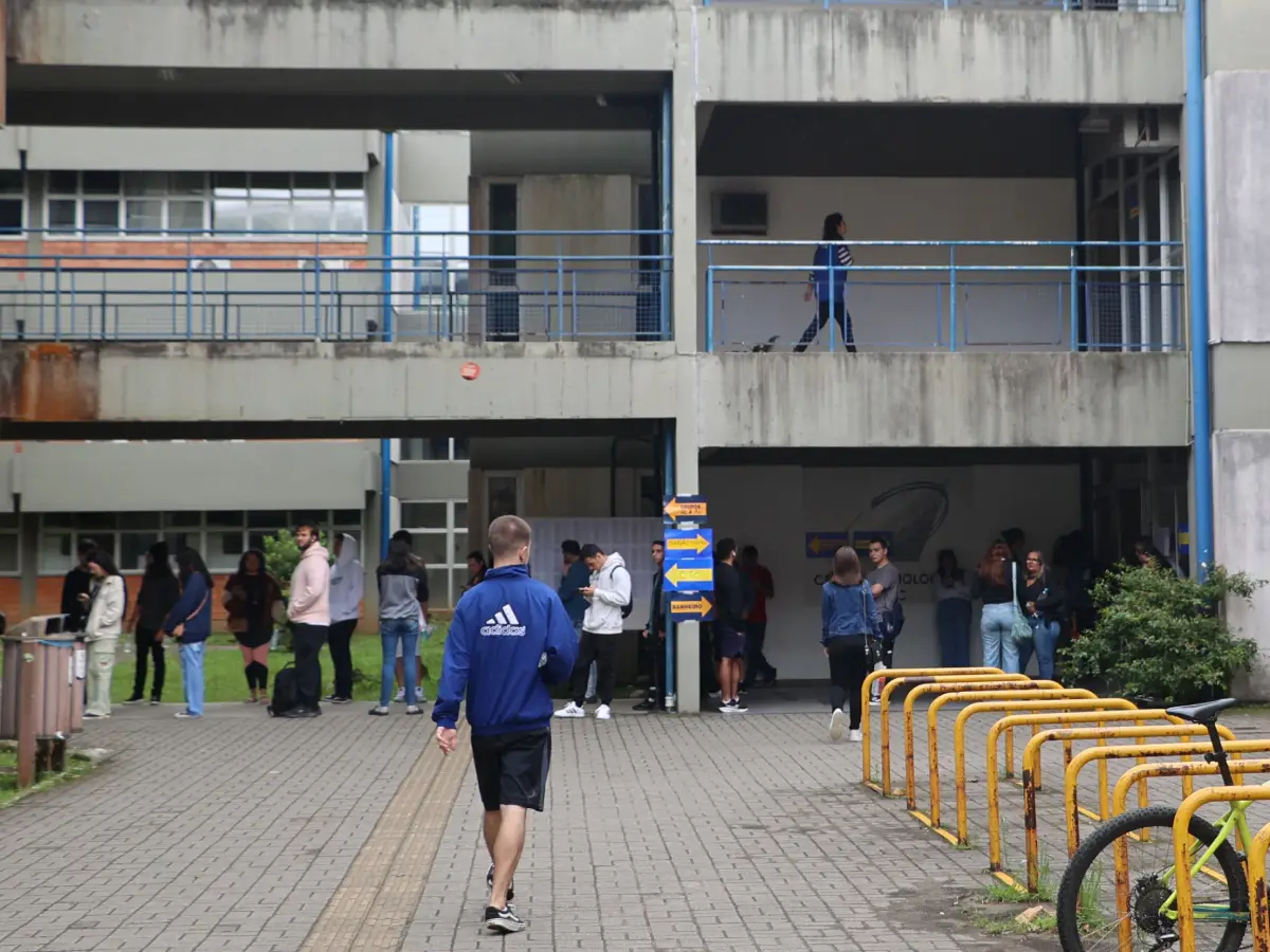 UFSC faz novas chamadas para Vestibular, vagas suplementares, reopção e remanejamento