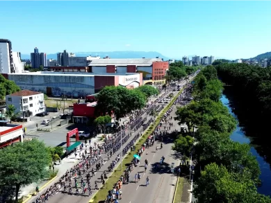 Público prestigia Desfile Comemorativo e celebra 174 anos de Joinville