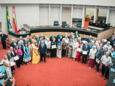 Assembleia Legislativa homenageia os 120 anos de legado do Rotary Internacional