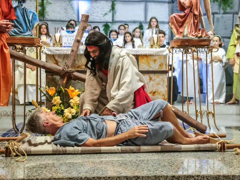 Milhares de fiéis vão rezar pela escolha do novo papa durante o Cerco de Jericó, em Florianópolis