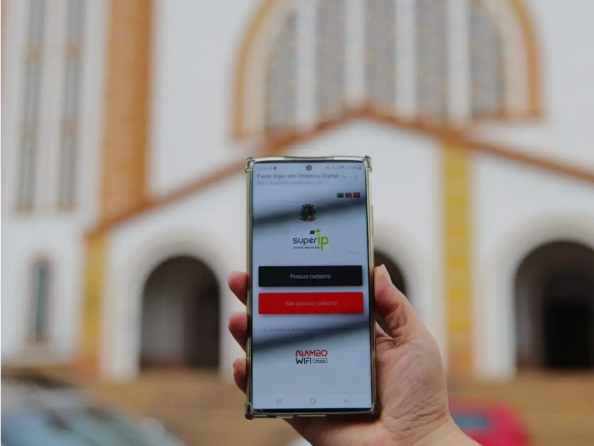 Prefeitura de Chapecó disponibiliza internet gratuita na praça Coronel Bertaso