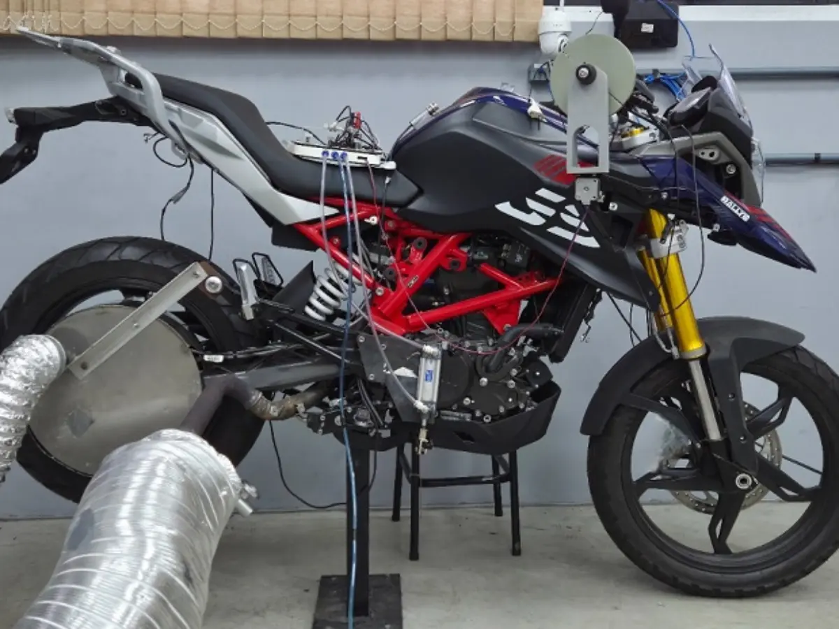 Laboratório da UFSC desenvolve dispositivo que pode reduzir poluição gerada por motos