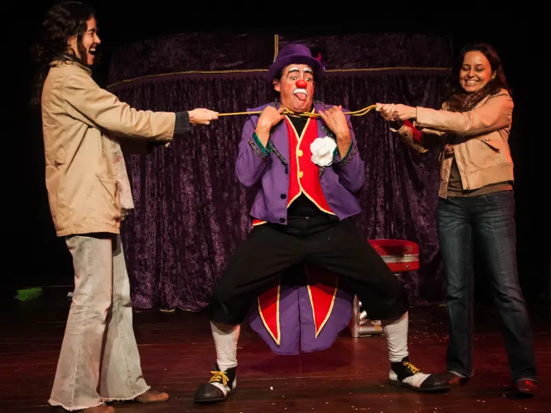 Espetáculo da Circus Fever abre a programação de junho do Domingo com Teatro