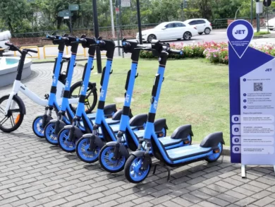 Ação no Parque Ramiro Ruediger ensina como utilizar patinetes elétricos com segurança