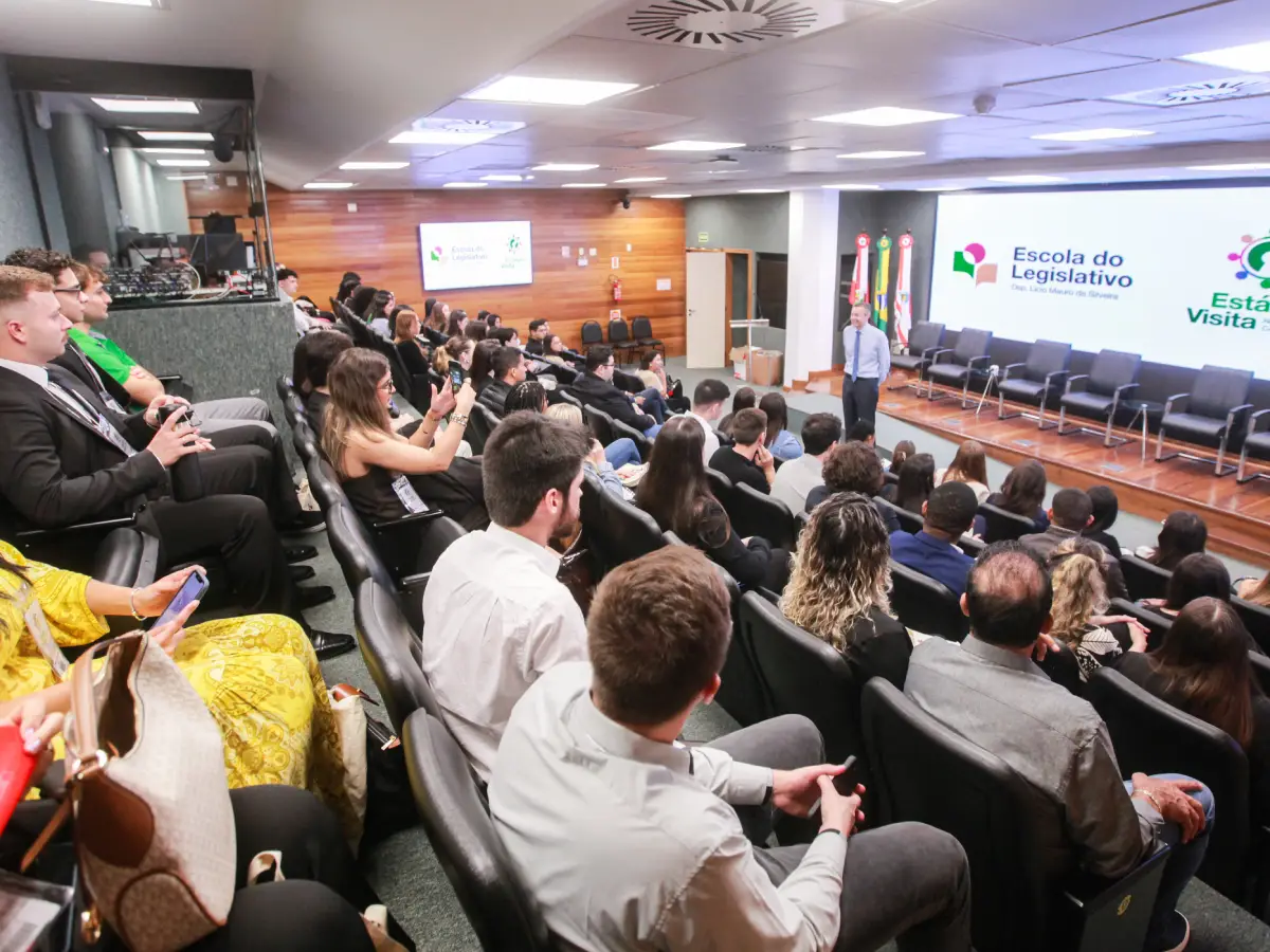 Alesc recebe 80 estudantes para semana de imersão no Legislativo estadual