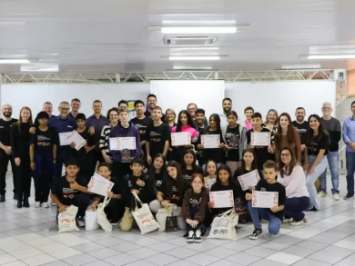De olho no futuro: adolescentes vivem rotina de empresários em Chapecó