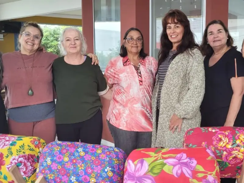 Ação com rendeiras e feira de artesanato vai celebrar o dia Dia das Mães no sábado no Mercadão de Coqueiros