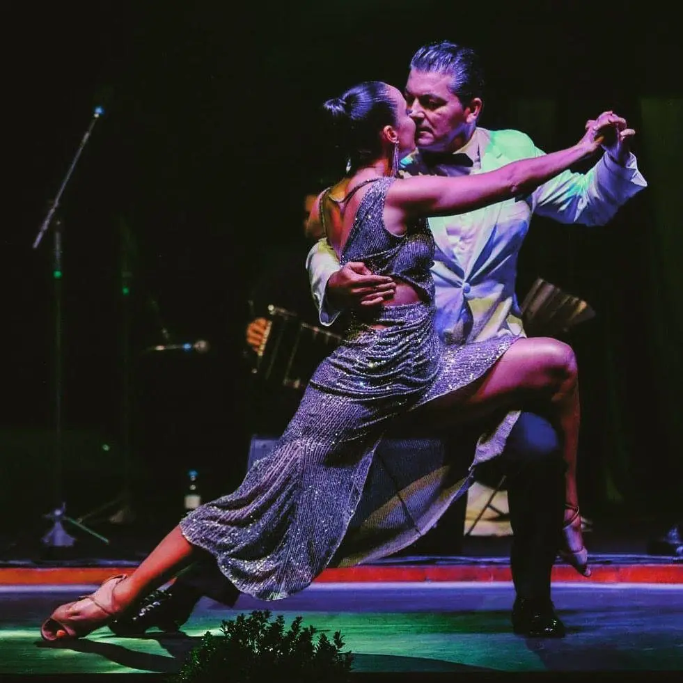 Bienal do Tango traz espetáculo internacional e apresentações gratuitas para Florianópolis em junho