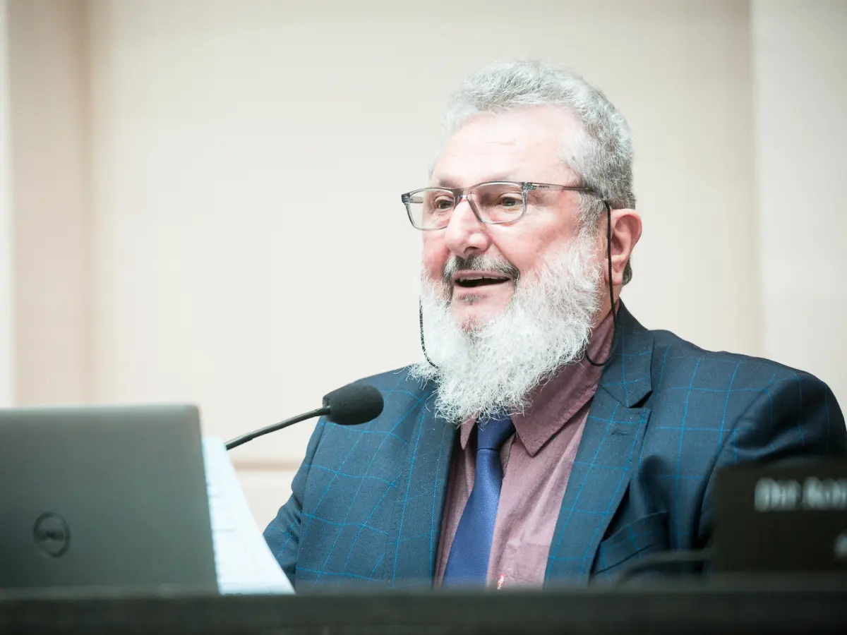 Padre Pedro sugere mudança na data de pagamento dos servidores federais