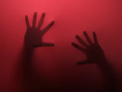 Queimaduras podem ser uma arma cruel na violência doméstica contra mulheres A campanha junho laranja alerta para a prevenção das queimaduras e a violência contra a mulher