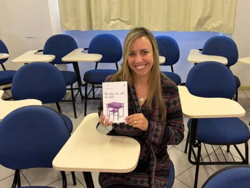 Livro “No chão da sala de aula” será lançado na Fundação Cultural BADESC, em Florianópolis