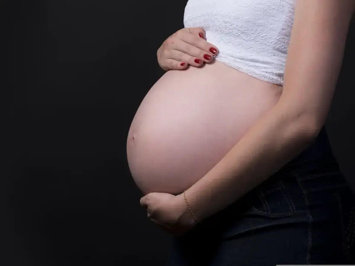 Brasileiras estão tendo menos filhos e adiam maternidade, diz Censo