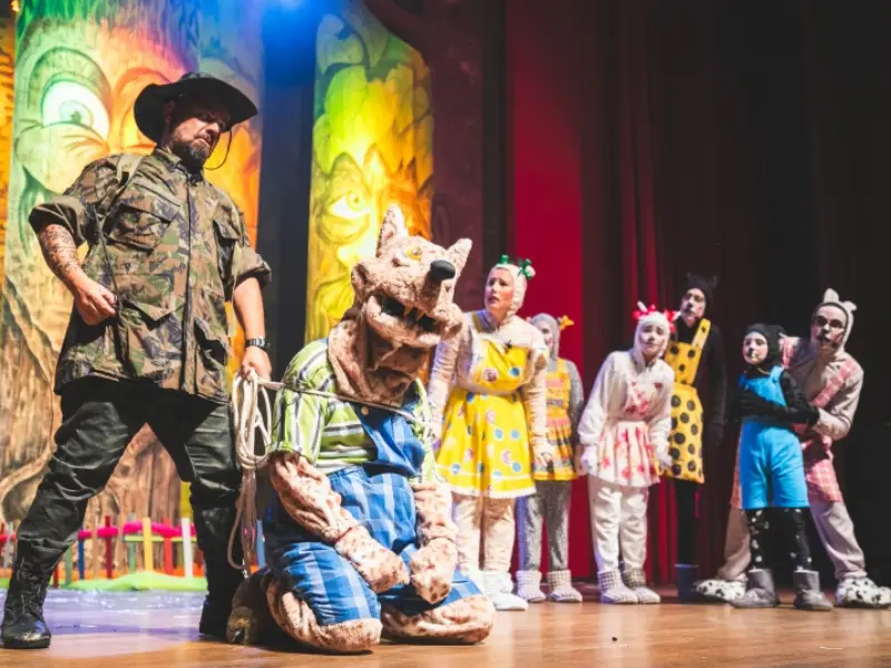 Um conto clássico ganha vida no Teatro Ademir Rosa: “Os Cabritinhos e o Lobo Mau”