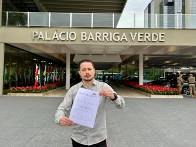 Pedido de impeachment contra Jorginho Mello é protocolado pelo vereador Jean Volpato