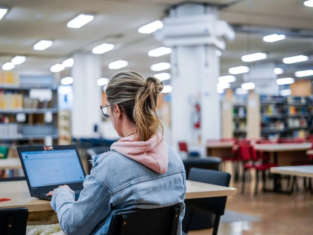Universidade Gratuita abrirá inscrições em julho com cronograma reformulado