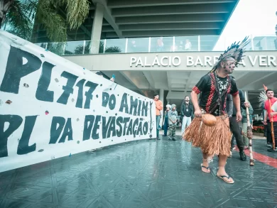 Direitos indígenas mobilizam manifestações em SC e debates no STF
