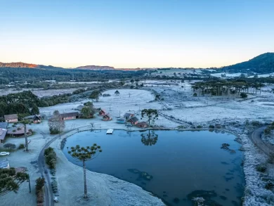 A serra catarinense registra sensação térmica de 29 graus negativos durante a madrugada mais fria do ano