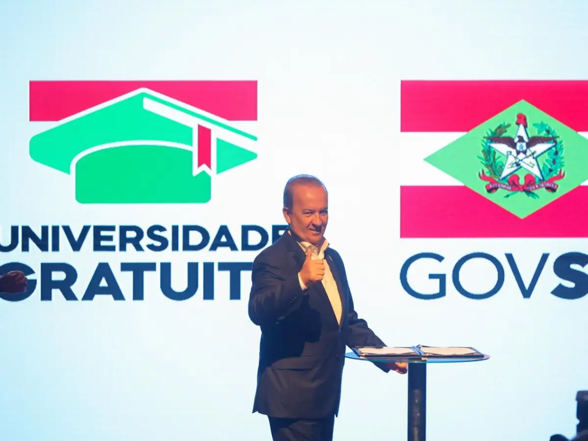 Estudantes com patrimônio milionário estão entre os 18 mil casos de bolsas suspeitas do Programa Universidade Gratuita, diz TCE de SC