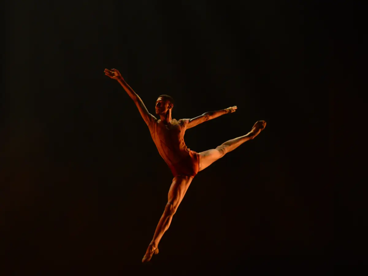 Joinville dá início ao maior festival de dança do mundo recebendo milhares de bailarinos em seus palcos