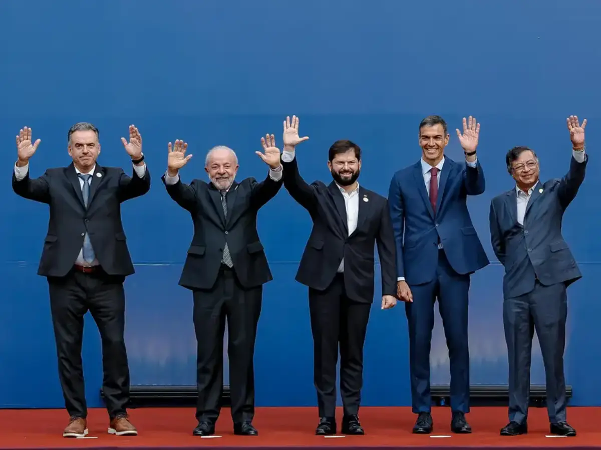 Cinco países se unem em defesa da democracia durante encontro no Chile