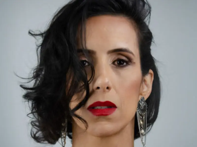 Carolina Brum apresenta “Saudades de Tom” em homenagem a Tom Jobim no Delfino, em Florianópolis
