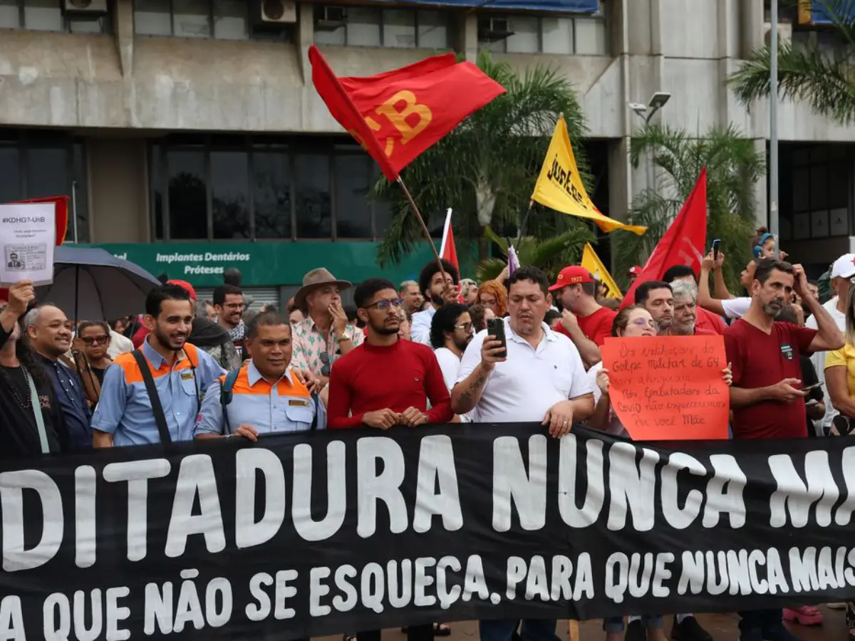 Número de autocracias supera o de democracias no mundo, aponta relatório internacional
