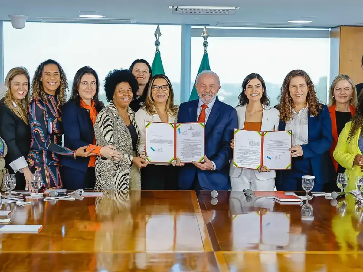Nova lei garante 30% de mulheres em conselhos de estatais