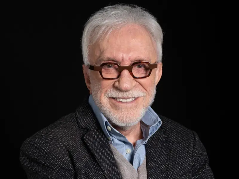 Moacyr Franco revisita 60 anos de carreira com show em Chapecó