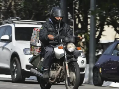 Prefeitura quer criar faixas exclusivas para motos em Floripa