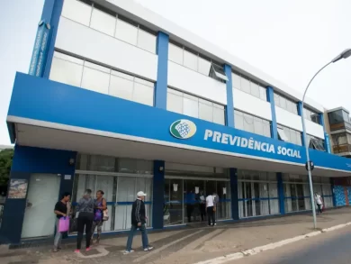 Os pagamentos começarão em 24 de julho e poderão beneficiar até 1,5 milhão de pessoas por lote