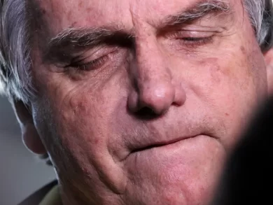 Prisão domiciliar de Jair Bolsonaro é decretada por Moraes - julgamento de bolsonaro
