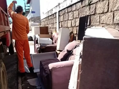 São José recolhe mais de 3 mil toneladas de móveis e eletros jogados nas ruas