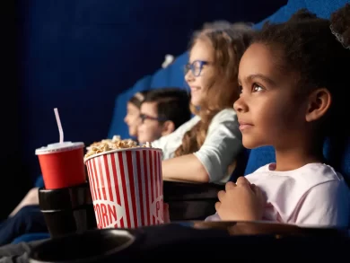 Professor defende que a base da formação do público do cinema brasileiro deve ser construída nas escolas